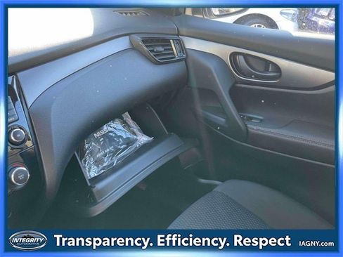 Certified 2022 Nissan Rogue Sport S image 31