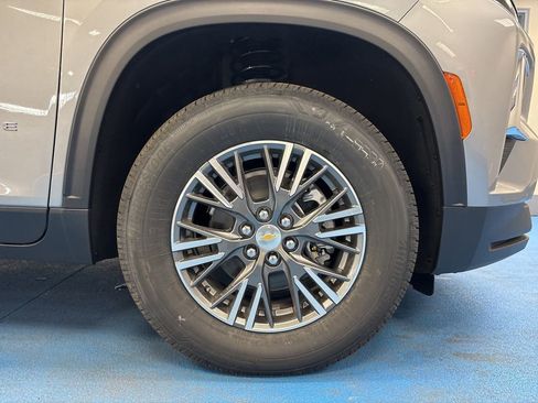 New 2026 Chevrolet Traverse LT FWD image 3