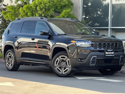 New 2026 Jeep Cherokee Laredo AWD/4WD image 2