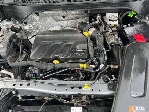 Used 2025 Chevrolet Trax LT image 27