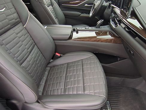 Certified 2024 Cadillac Escalade Sport Platinum w/ LPO, ONYX Package image 26