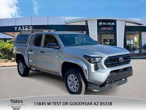 Used 2025 Toyota Tacoma SR image 1