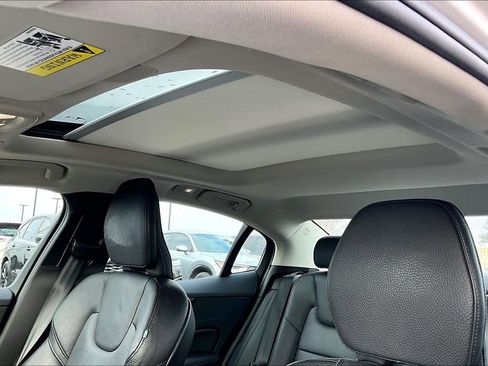 Used 2024 Volvo S60 B5 Plus image 22