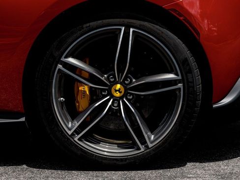 Used 2025 Ferrari Roma Spider RWD image 44