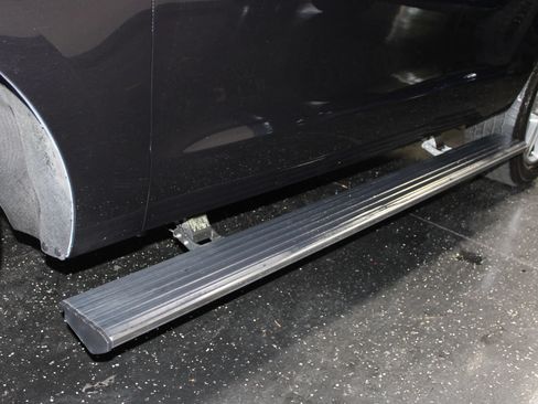 Used 2021 Ford Expedition Limited RWD image 48