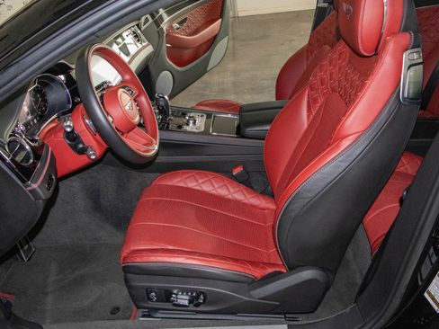 Used 2021 Bentley Continental GT image 8