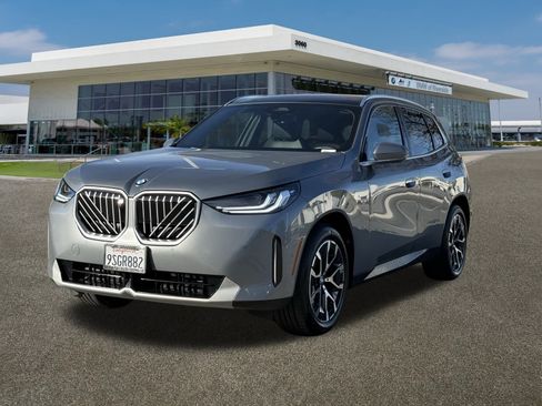 Used 2025 BMW X3 xDrive30i w/ Premium Package image 4