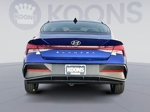 New 2026 Hyundai Elantra SE image 5