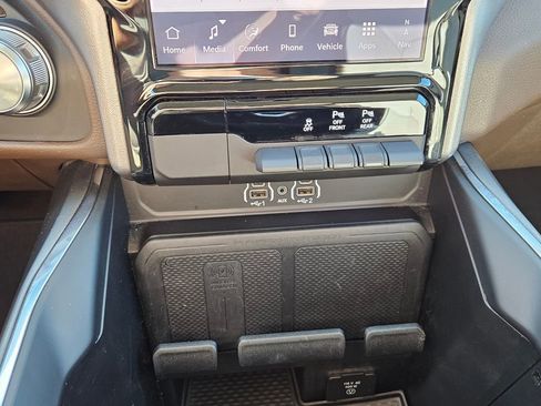 Used 2025 RAM 1500 Laramie image 19