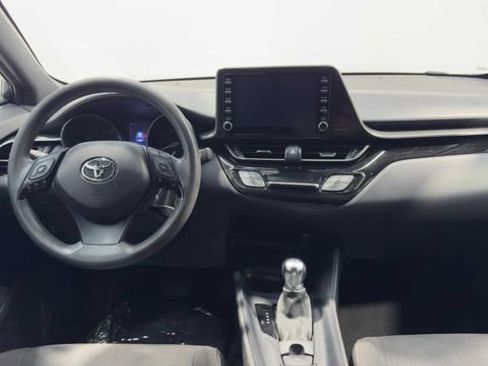 Used 2019 Toyota C-HR LE FWD image 15