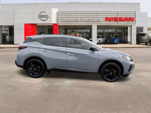 Used 2024 Nissan Murano SV w/ SV Midnight Edition Package image 2