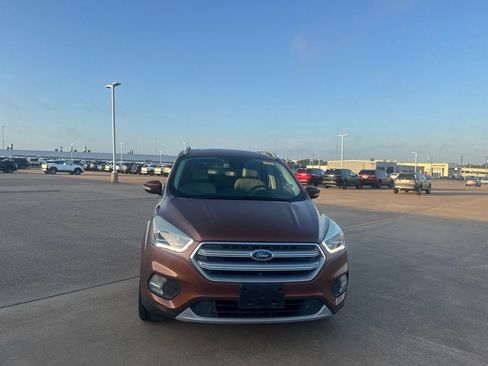 Used 2017 Ford Escape Titanium w/ Equipment Group 301A FWD image 4