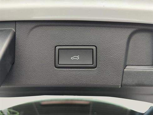 New 2026 Volkswagen Atlas Peak Edition image 38