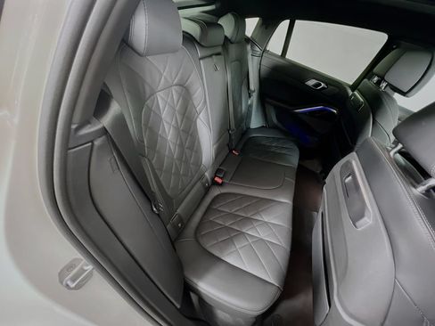 Used 2025 BMW X6 M60i AWD/4WD image 29