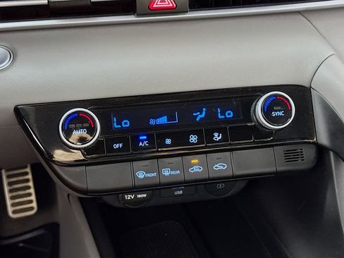 Used 2025 Hyundai Elantra Sport FWD image 16