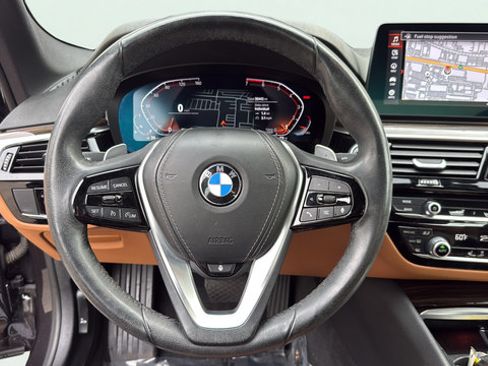 Used 2022 BMW 530i w/ Premium Package RWD image 15