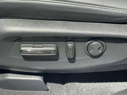 Used 2023 Honda CR-V EX-L image 16