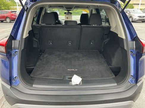 Used 2022 Nissan Rogue SV AWD/4WD image 29