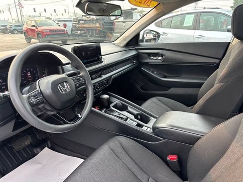 Used 2023 Honda Accord EX image 10