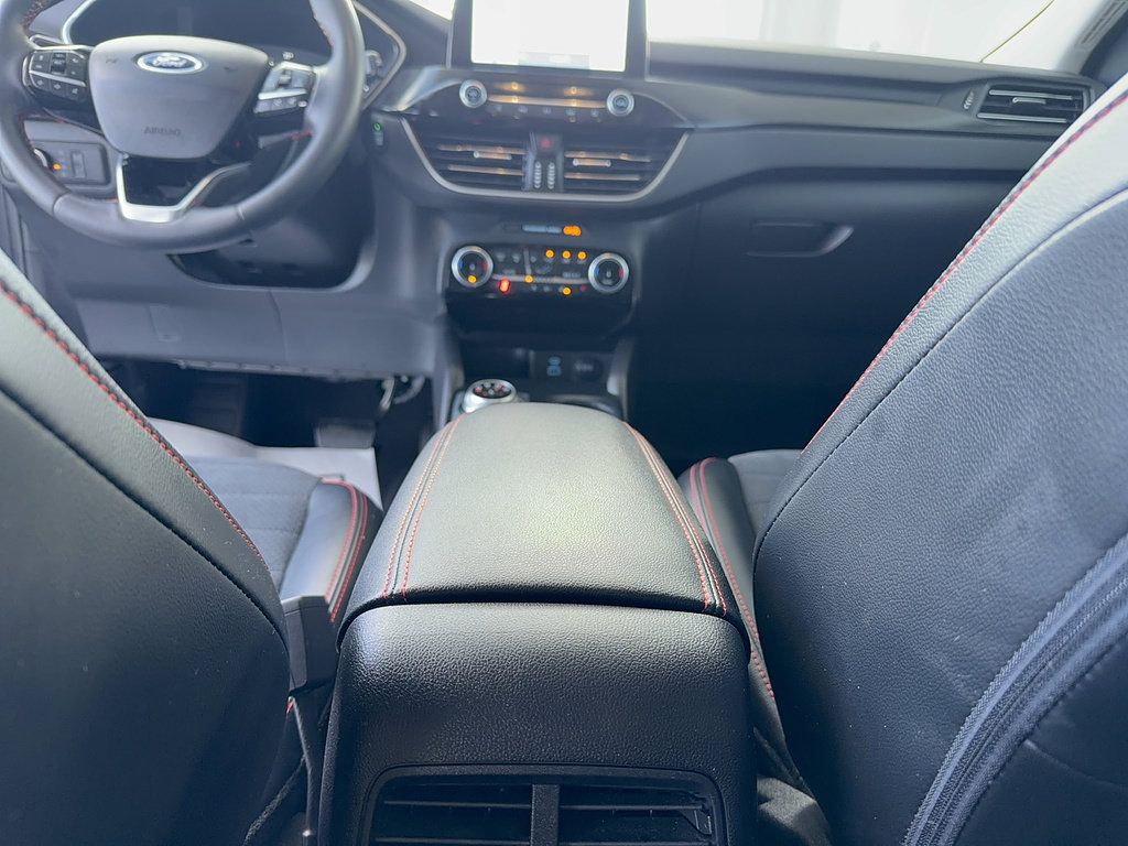 Certified 2022 Ford Escape SEL w/ SEL Stealth AWD Package image 32