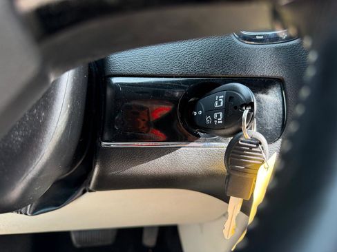 Used 2017 Dodge Grand Caravan SXT image 23