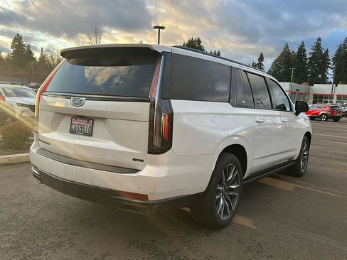 Used 2021 Cadillac Escalade ESV Sport Platinum image 6