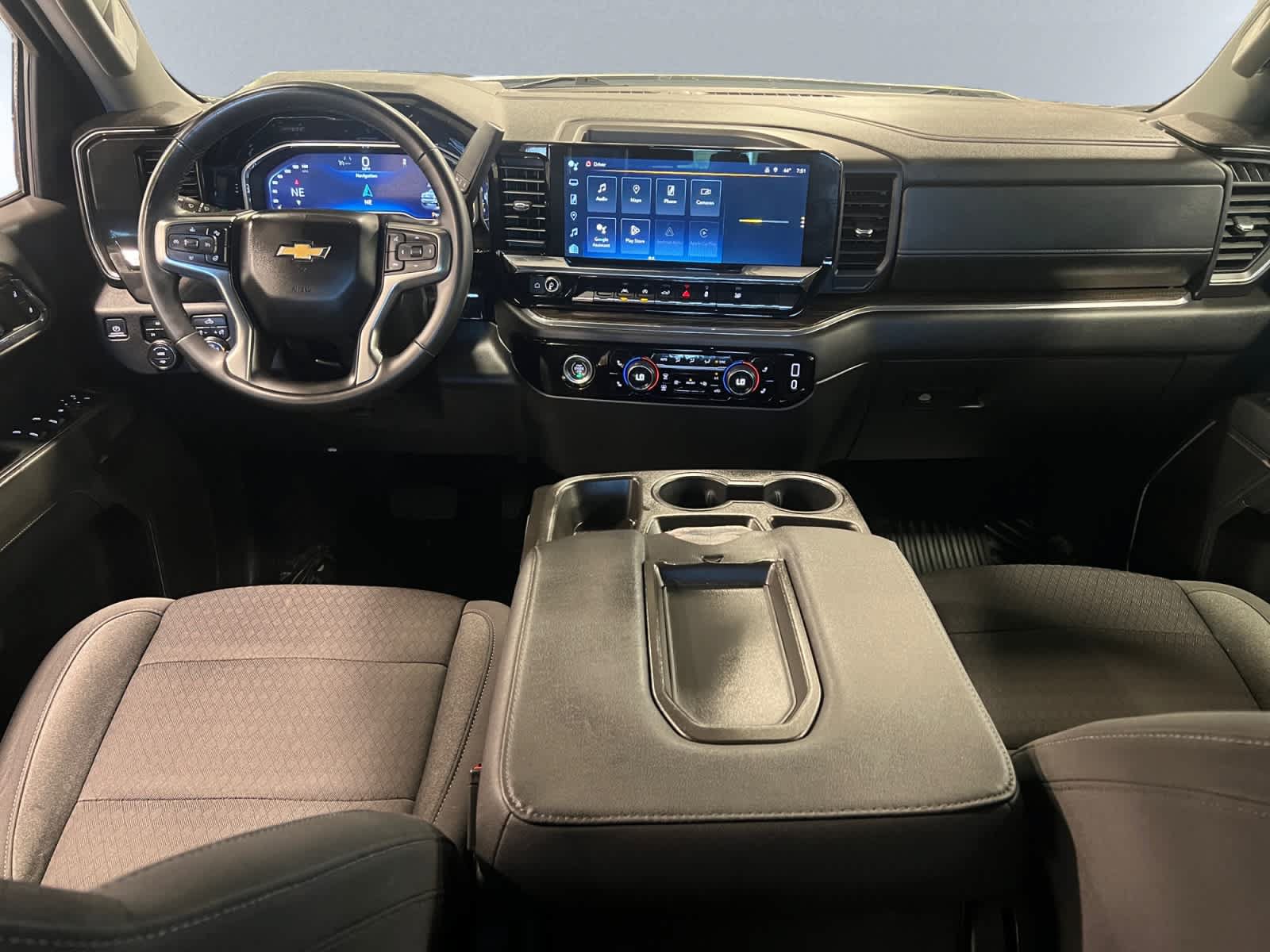 Used 2023 Chevrolet Silverado 1500 LT AWD/4WD image 10