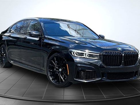 Used 2020 BMW 740i w/ M Sport Package RWD image 3