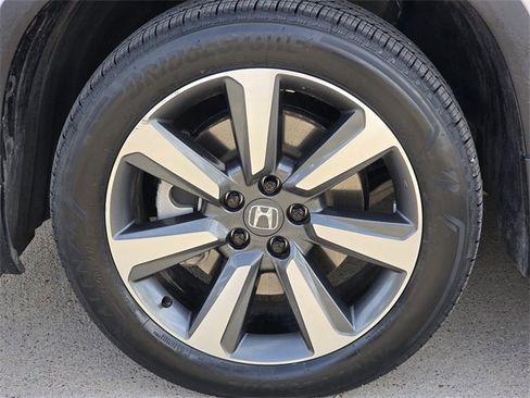 Used 2025 Honda Pilot Elite image 9