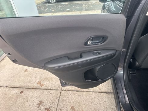 Used 2020 Honda HR-V LX image 13