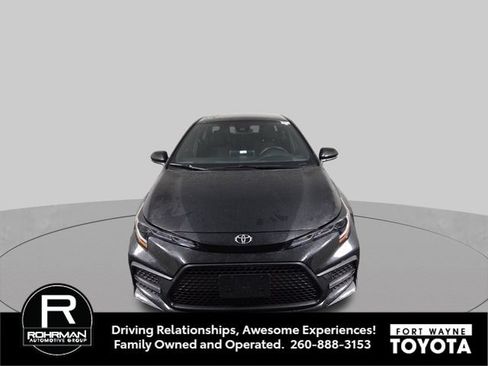 Used 2020 Toyota Corolla SE FWD image 3