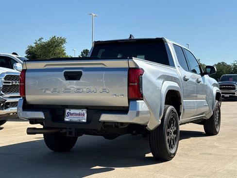 Used 2024 Toyota Tacoma SR5 AWD/4WD image 9