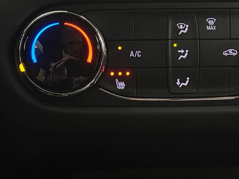 Used 2022 Chevrolet TrailBlazer LT AWD/4WD image 4