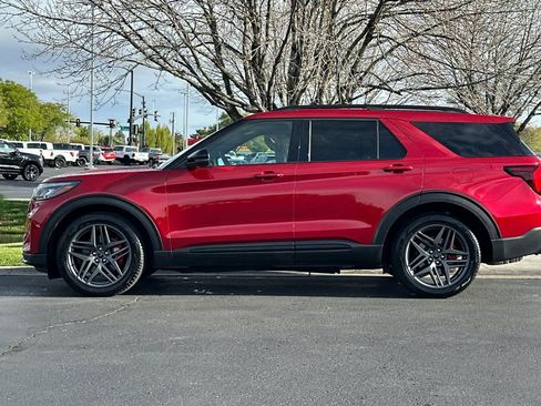 Certified 2025 Ford Explorer ST image 5