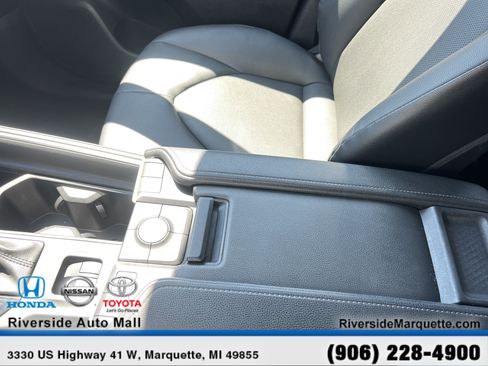 Used 2025 Toyota Grand Highlander AWD image 20