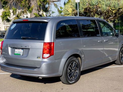 Used 2019 Dodge Grand Caravan GT image 12
