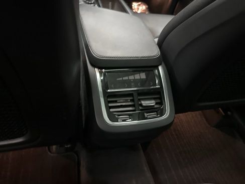 Used 2017 Volvo XC90 T6 Momentum w/ Momentum Plus Package image 20