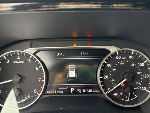 Used 2022 Nissan Pathfinder SL image 14