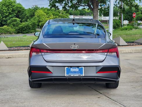 Used 2025 Hyundai Elantra SEL FWD image 6
