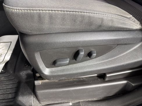 Used 2018 Chevrolet Silverado 1500 LT w/ All Star Edition image 13