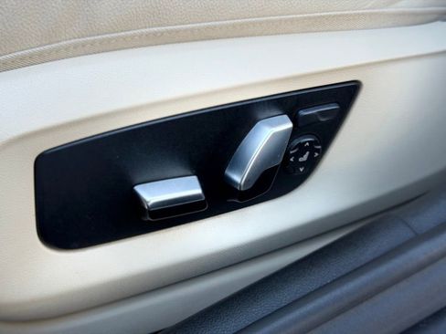 Used 2022 BMW 530i xDrive w/ Convenience Package image 17