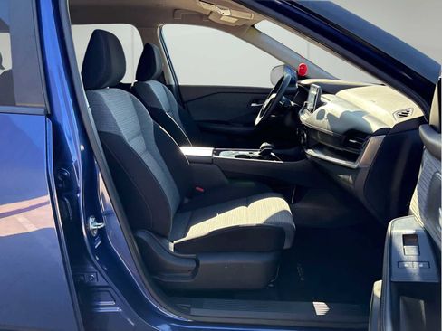 Used 2023 Nissan Rogue SV image 12