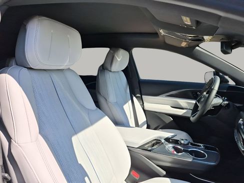 New 2026 Cadillac Lyriq Luxury AWD/4WD image 15