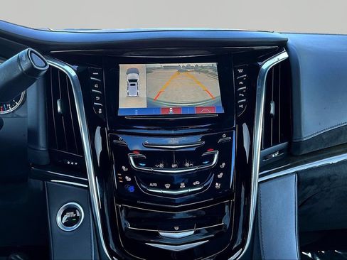 Used 2017 Cadillac Escalade Platinum AWD/4WD image 13