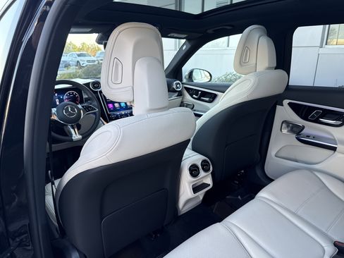 Certified 2025 Mercedes-Benz GLC 300 image 28