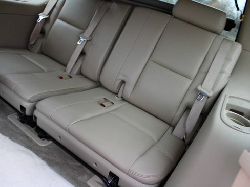 Used 2009 Cadillac Escalade AWD image 35