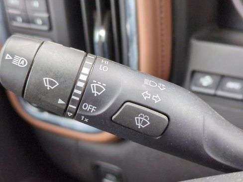 Used 2023 Chevrolet Silverado 2500 High Country w/ Z71 Off-Road Package AWD/4WD image 34