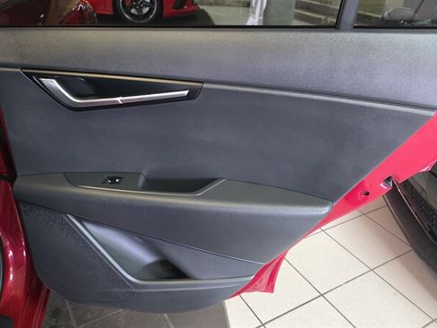 Used 2023 Kia Niro LX image 24