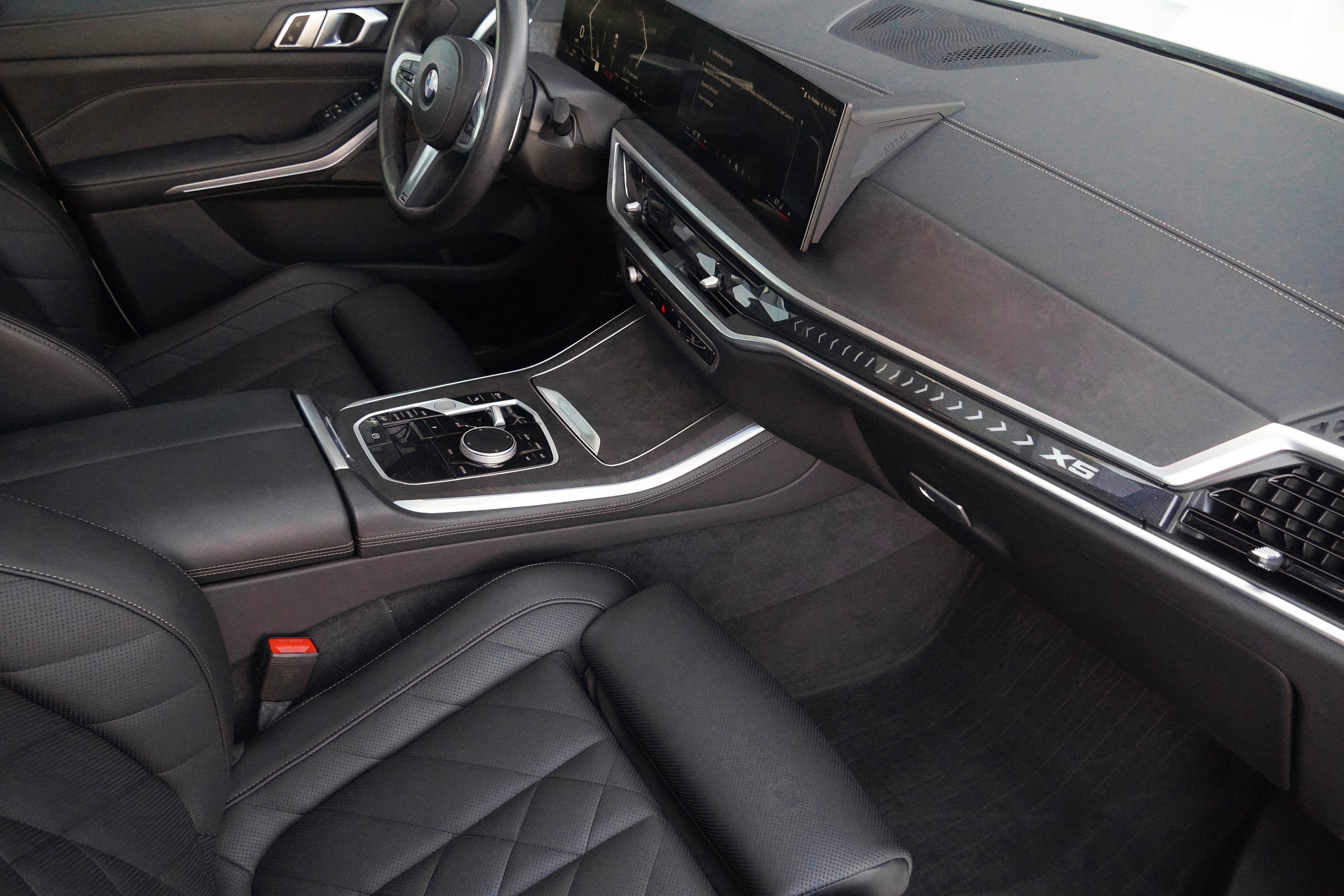 Certified 2025 BMW X5 xDrive40i w/ M Sport Package AWD/4WD image 7