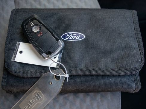 Used 2020 Ford Escape SE image 40